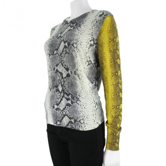 EQUIPMENT
Snakeskin Print Silk Slim Fit Shirt (21) - Picture 3 of 9